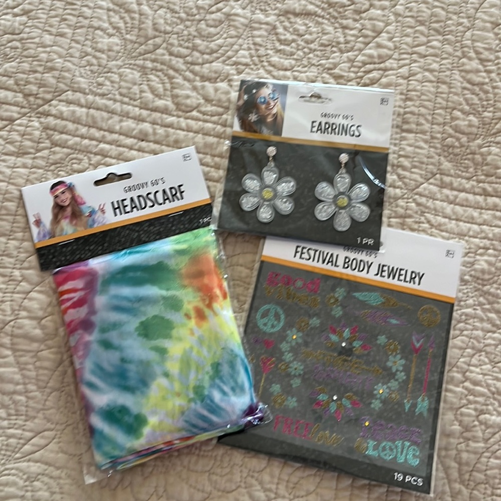BNWT GROOVY 60’s costume accessories